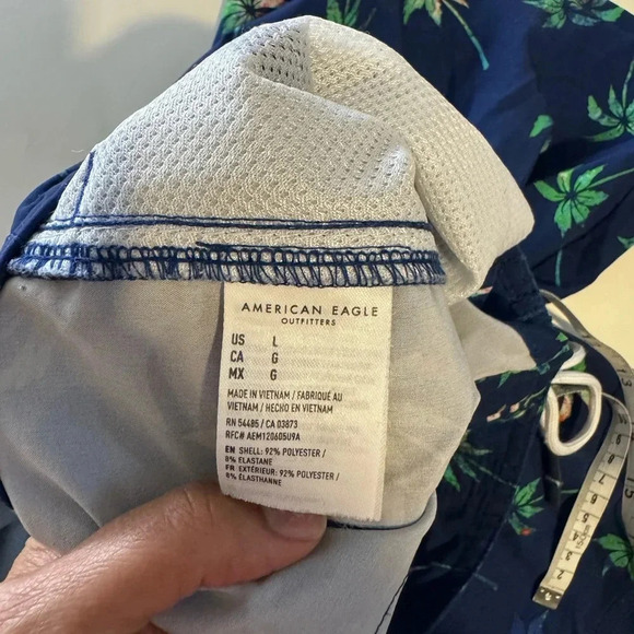 American Eagle Swim Trunks Tree desing size L - Picture 14 of 14